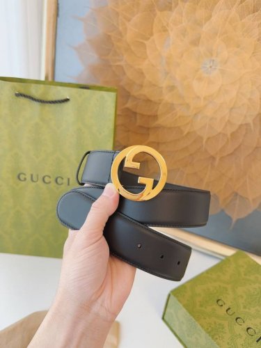 Gucci's new round interlocking double G buckle continues to reinterpret and show