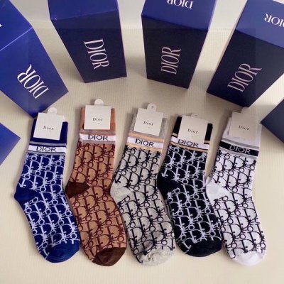 Special packaging from the official store! Dior's new mid-length slouch socks! F