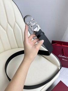 T Ferragamo Men's Belt Full Packaging. This Double-Sided Belt Is A Versatile And