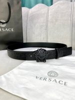 Width 4.0Cm Versace This ancient Greek key pattern belt is decorated with the Ve