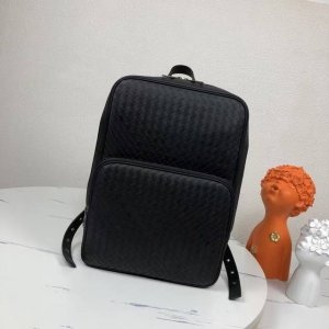 Bottegavenet, a major Italian luxury brand, offers a men's waxed woven leather b