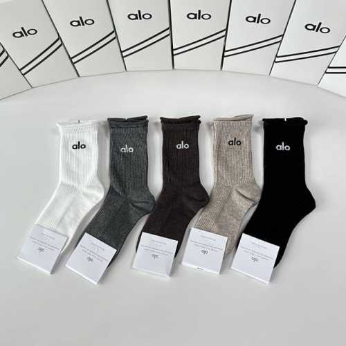 Special packaging from the official store! New mid-length slouch socks! Five pai