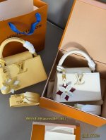 Comes with box Size: 22*13cm Small 28*17cm Large L's Capucines handbag Made of