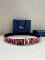 Width 3.5Cm This 35mm double-sided belt combines elegance with modernity. Double