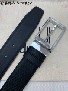 Dunhill is a long-established British luxury brand. Its belts are renowned for t