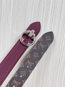 Flowergram Reversible Belt: This belt combines Monogram canvas and Monogram embo