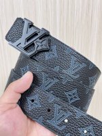 4.0 width 2025 new LV Pyramide belt , made of natural calfskin and featuring Lou