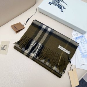 Classic Check Cashmere Scarf Size: 168X30Cm 100% Cashmere Precise and sharp che