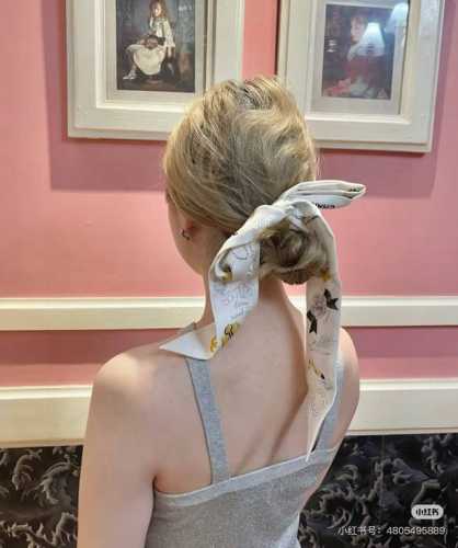 Chanel Twilly scarf is here A real cutie, Material: 100% twill silk Size 120 6C