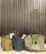 Cool Tote Gucci Giglio Series Large Tote Gucci Cool Tote is a versatile classic
