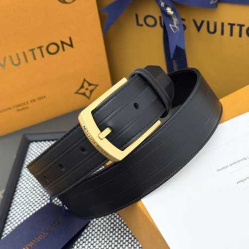 Louis Vuitton Heritage Italian-made leather belt, crafted from grained and smoot